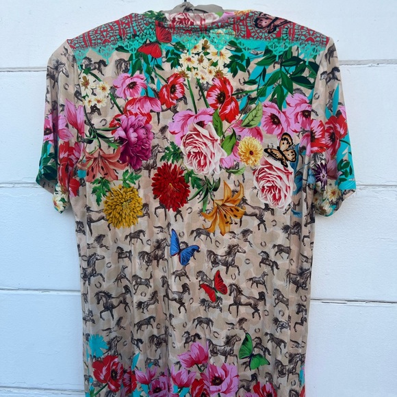 Johnny Was Multicolor Floral Garden Horse Print Novelty V-Neck Top Sz M e3 - Picture 5 of 5